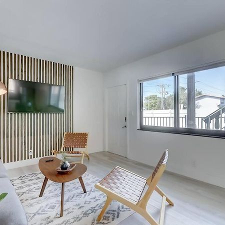 Chic Retreat: 2Br Apartment! Fort Lauderdale Exteriör bild