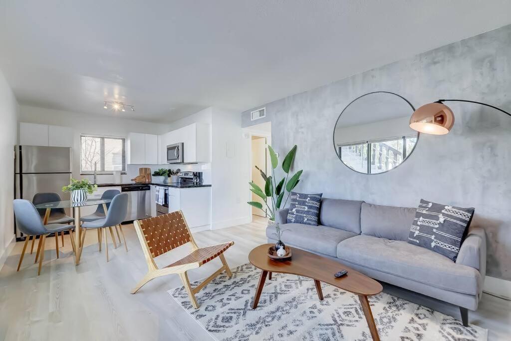 Chic Retreat: 2Br Apartment! Fort Lauderdale Exteriör bild