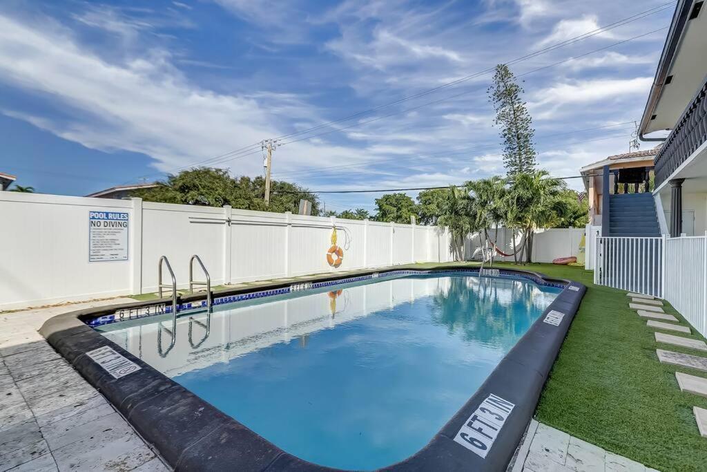 Chic Retreat: 2Br Apartment! Fort Lauderdale Exteriör bild