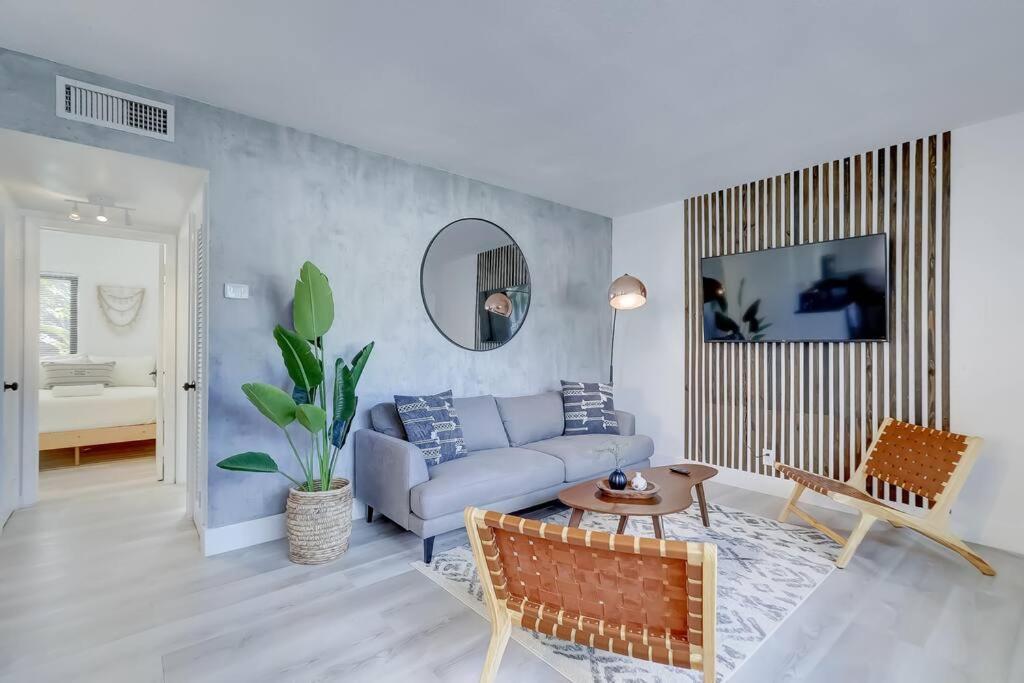 Chic Retreat: 2Br Apartment! Fort Lauderdale Exteriör bild
